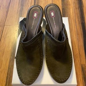 olive BANDOLINO mule wedge